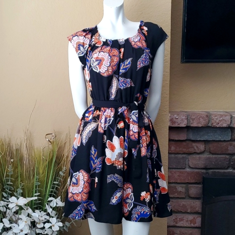 🆕️ LAUREN CONRAD Black Floral Self-Tie Waist Pleated Dress SIZE: S